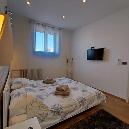 Parentina Lejlighed *