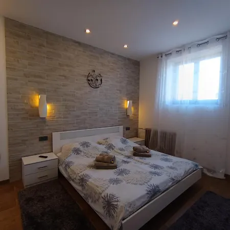 Lejlighed Parentina *